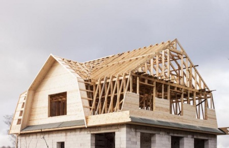 Construction d'une extension de maison &agrave; F&egrave;ves, bois ou brique ?